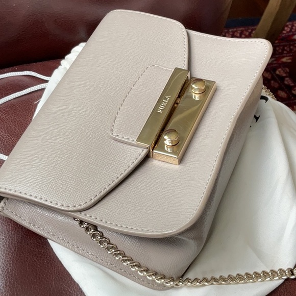 Furla Light Grey Crossbody Bag with Gold Chain and Dust bag - Picture 7 of 8